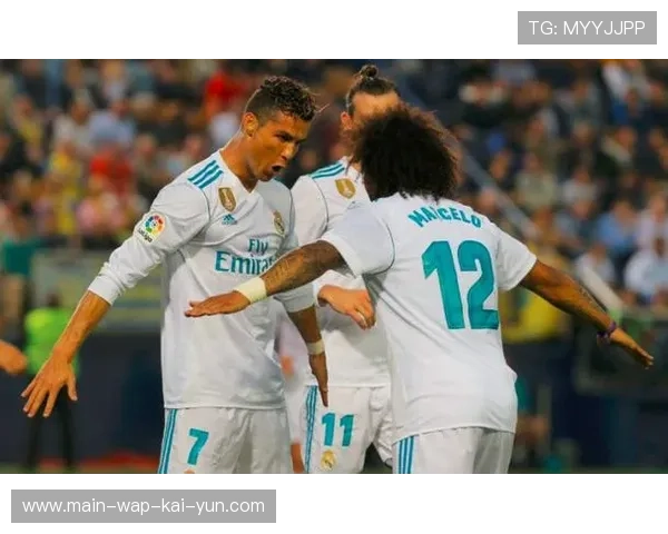 三中卫体系逐渐流行 兼顾防守与边路进攻 三中卫体系逐渐流行 兼顾防守与边路进攻